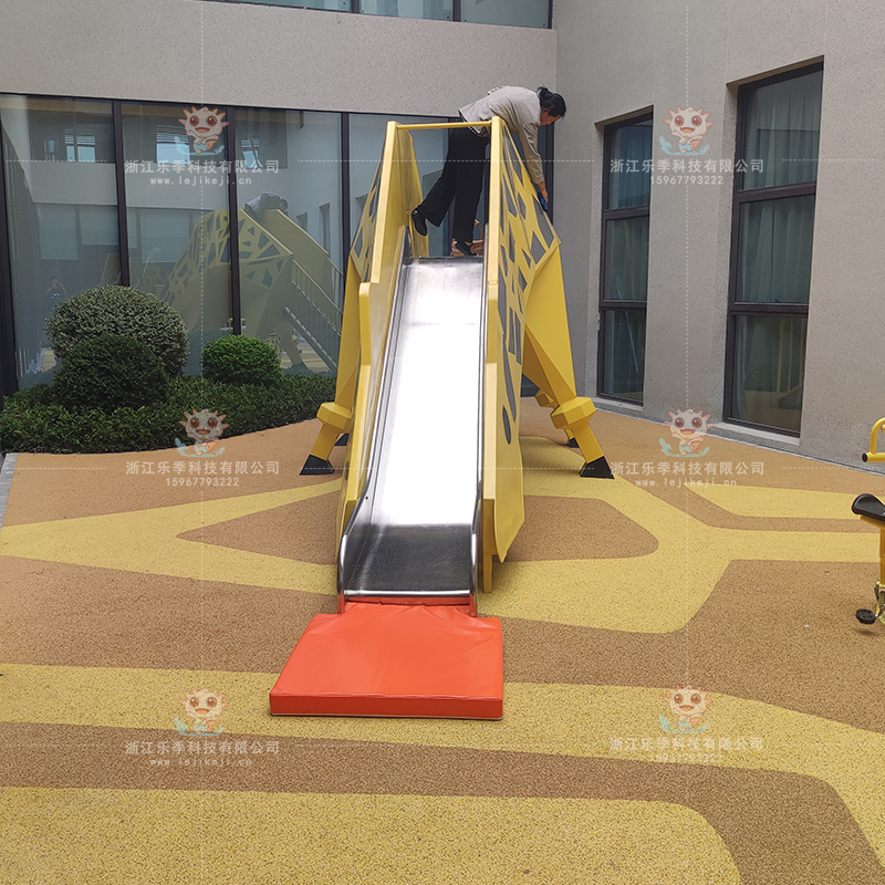 合肥中海麋鹿滑梯_展示廳游樂(lè )設施_兒童游樂(lè )設備案例
