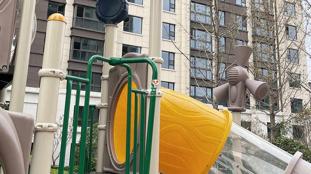 組合滑梯安裝細節圖